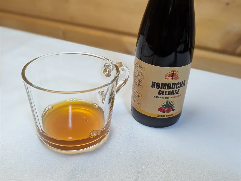 コンブチャクレンズｰ水割り (2)