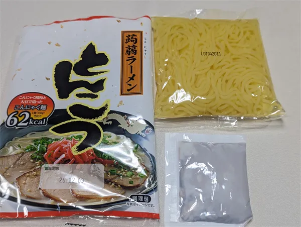 とんこつｰこんにゃくラーメン (1)