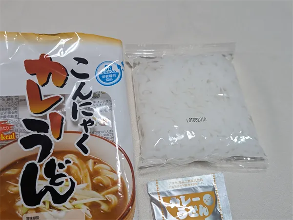 カレーうどんｰこんにゃくラーメン (1)