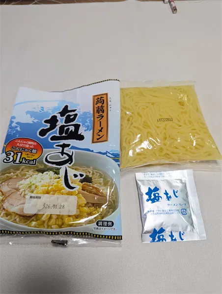 しおｰこんにゃくラーメン (1)